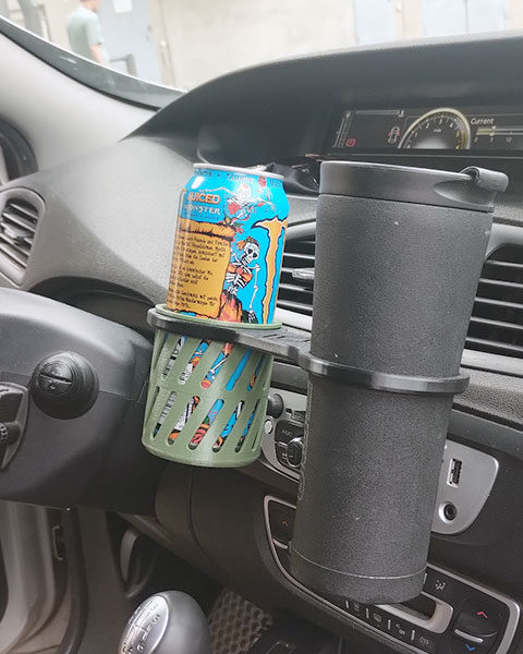 3D-друкований тримач для кави та банок у CD-слот