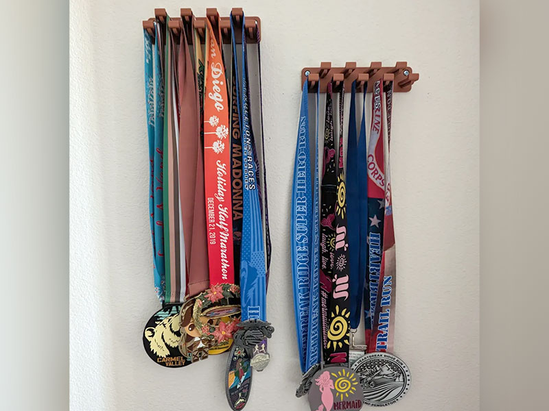 Настінний тримач для медалей