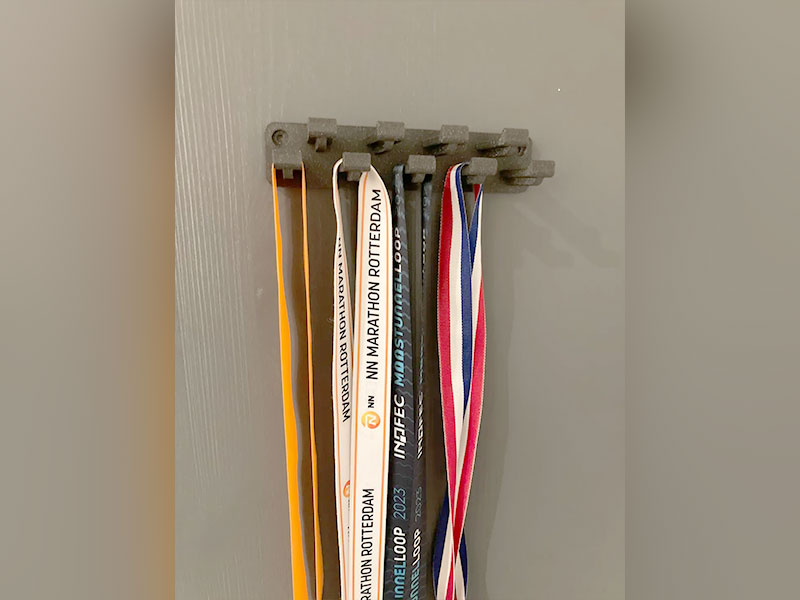 Настінний тримач для медалей